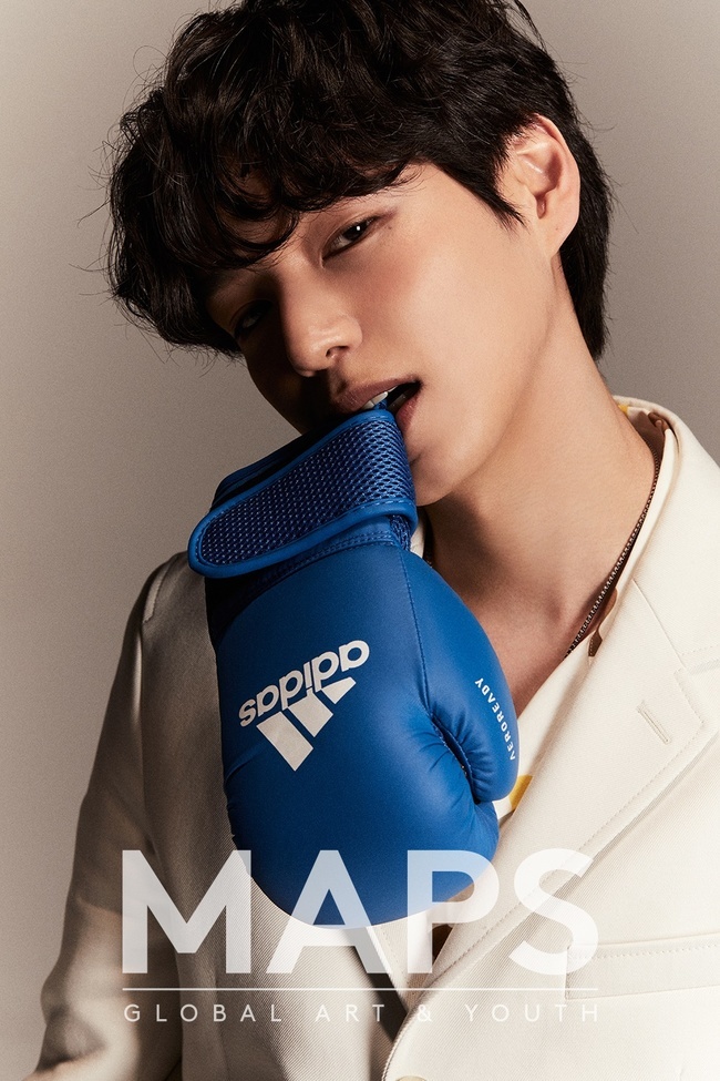 Group Victon (VICTON) Heo Chan, Help for more, picturedFashion magazine Maps (MAPS) released a May issue of Maps with Heo Chan and Help for More in Vikton on April 22.In the public picture, Heo Chan and Help for more boasted a brilliant visual with perfect sensual styling from bright set-up suits to colorful pattern tops.In addition, in the joint cut, they showed off their unique charm while showing off their chemistry with different looks of similar similarity.Heo Chan and Help for more in the shooting scene of the picture are the back door that absorbed and expressed the concept of the picture with active artifacts and impressed the field staff.Heo Chan and Help for more are attracting attention as the next generation fashionistas not only in various magazine pictorial works, but also in the news of the selection of 2 consecutive Seoul Fashion Week Runway model until 2021 F/W Seoul Fashion Week last year.
