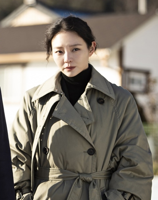 The Good Detective Lee Je-hoon and Esom begin the same case and herald a spark confrontation between private revenge and public judgment.The Good Detective, a SBS gilt drama that has been racing its own highest ratings every day, will raise interest by unveiling a still featuring Esoms activity in the same case Susa as Lee Je-hoon, who started acting as a revenge of the web hard company Gut assault case on the 23rd, ahead of the 5th broadcast.The Good Detective is a private revenge agency that completes the revenge on behalf of the victim who is unfair, with the Rainbow Transportation of Taxi Company and the Taxi article Kim Do-gi (Lee Je-hoon), which is covered in the veil, Society where justice is missing, OK if one phone call.Park Jun-woo, who is optimized for the social accusation genre, is showing the essence of Korean Dark Heroes by catching megaphones.Previously, The Good Detective dealt with the slave cases of salted fish factory and the school violence, and made a step toward absurdity and crime rooted in our society.Lee Je-hoon and Rainbow Dark Heroes in the play have succeeded in a pleasant revenge for the villains and give viewers a thrilling catharsis and surrogate satisfaction.In the fifth episode of The Good Detective, the subject of the Webhard Company Gut assault case is covered.In particular, Lee Je-hoon is expected to become a new adjunct to the establishment of Silicon Valley in the United States to infiltrate Gut company Yudata.In addition, the prosecutor Esom in the play also sets the same case.Esom will persuade witnesses and investigate Susa to set up Baek Hyun-jin, chairman of Yuda, who is out of the law after committing a bizarre Gut assault.Lee Je-hoon, who pursues the implementation of private justice through revenge, and Esoms sparkling confrontation that pursues public justice based on law are anticipated, and the expectation index rises.At the same time, attention is being paid to the broadcast of The Good Detective, who will condemn Gut assault.Meanwhile, The Good Detective will be broadcast at 10 pm on the 23rd.Photo: SBS The Good Detective