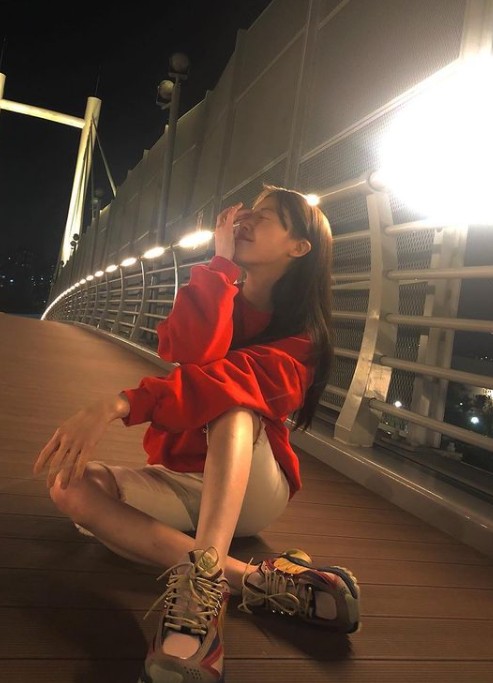 Minah, from Group Girls Day, revealed her routine.On the last three days, Minah posted several photos on his personal Instagram.Minah in the public photo is sitting on his legs and taking pictures in various poses. Minah takes pictures with casual costumes and lovely visuals, making fans feel heartbreaking.He also boasted a slender figure with a slim glamor.Meanwhile, Minah was recently cast in MBCs new drama Check Event.Check the event depicts the story of a broken lover winning a trip at an event where he participated as a couple.