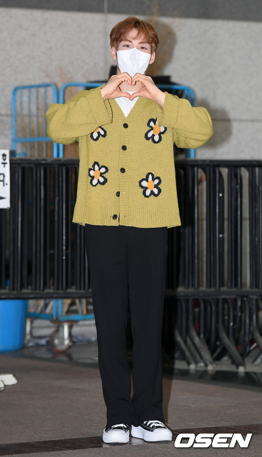On the 5th, a pre-recording of Show Champion was held at MBC Dream Center in Ilsan, GoYang City, Gyonggi Province.Singer Seo Sung Hyuk poses for work on Show Champion