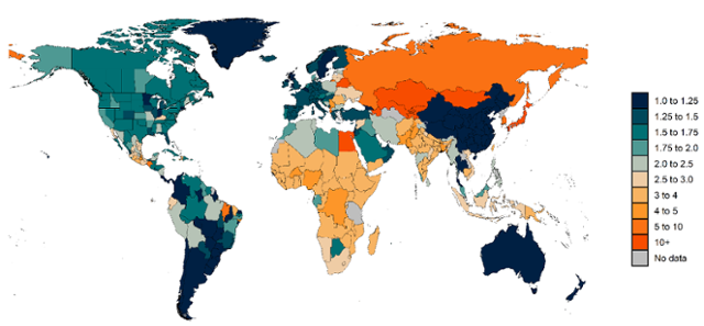 보고된 코로나19 사망자 수와 추정 사망자 수 차이를 나타낸 지도. 푸른색에 가까울수록 차이가 적으며 붉은색에 가까울수록 차이가 크다. IHME 제공