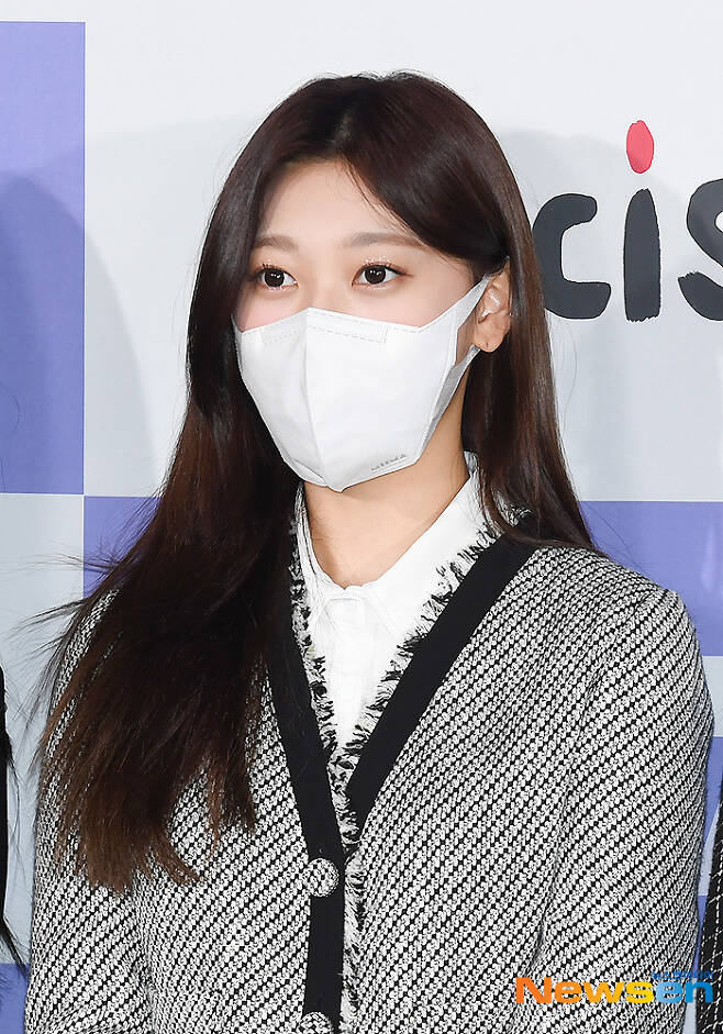 Girl group Loona Choi Ri attended the 2021 Foreign Cultural Promotion Ambassador Commendation Ceremony held at the Seoul Museum of Contemporary Art in Sogyeok-dong, Jongno-gu, Seoul on the afternoon of May 10.