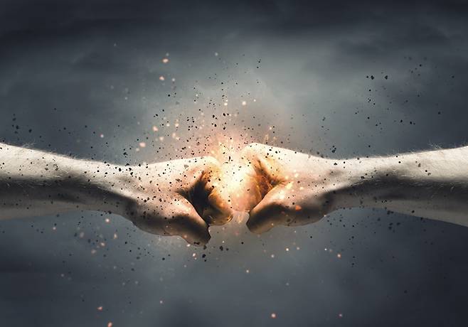 승진심사에 군경력을 반영하는 문제에 대한 논쟁이 뜨겁다. /사진=이미지투데이