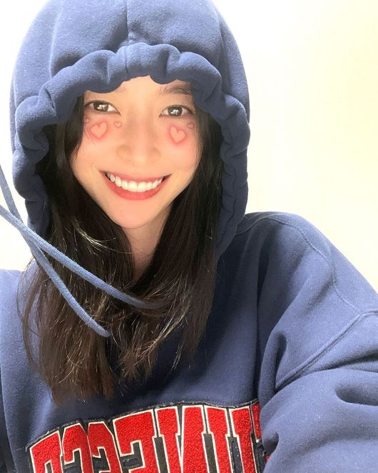Actor Kwon Naras Beautiful looks rocked fans heartsKwon Nara posted a purple heart and yellow heart emoticons on his Instagram on the 19th.The photo shows Kwon Nara wearing a hood over and smiling wide.Through the camera application, the face has hearts on both cheeks, and Kwon Naras lovely beautiful looks raises heartbeats.Kwon Naras beautiful look is considered to be a visual one-tier by basketball player Ha Seung-jin.Ha Seung-jin praised Kwon Naras beautiful look on his YouTube channel and heard a nagging voice from his wife.Meanwhile, Kwon Nara appears on tvNs new drama Bulgasa.