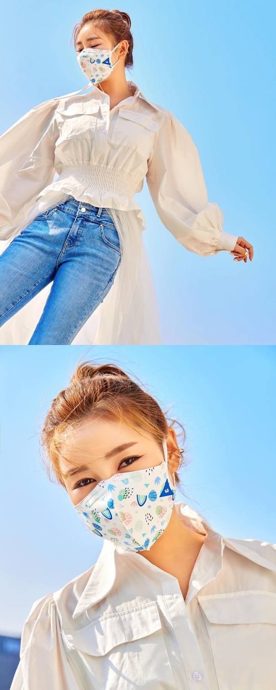 Singer Song Ga-in has offered a refreshing appeal.On the 20th, Song Ga-in posted a Butterfly emoticon with a picture on his instagram.In the photo, Song Ga-in is wearing a white shirt and jeans under a blue sky, the frill detail of his shirt and the flying posture reminiscent of a Butterfly.Song Ga-in, wearing a mask with a blue emoticon in the ensuing photo, boasted a beautiful beauty that could not be covered even if he saw his eyes.The netizens who watched this did not hesitate to praise such as It is beautiful again, My Cain with a sense of refreshment, The girl came down from the sky and It is a completely colorful and shining Singer.On the other hand, Song Ga-in is currently appearing on KBS2 Trot Magic Wanderer.PhotosSongain SNS
