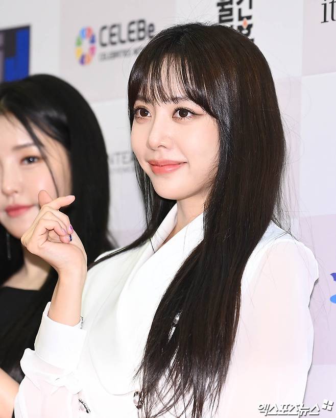 Brave Girls Eunji poses at the 9th Korea Arts and Culture Awards red carpet event held at Ramada Hotel in Samseong-dong, Seoul on the afternoon of the 20th.