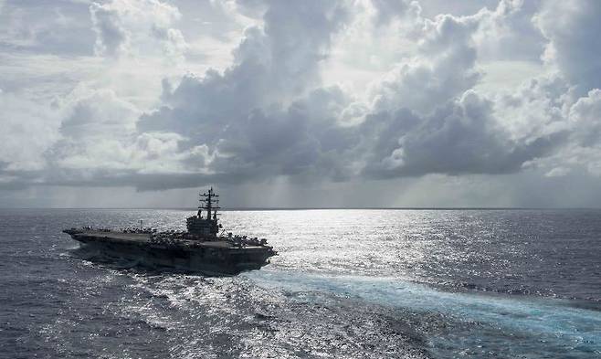 출처: 미 해군(http://www.navy.mil/gallery)