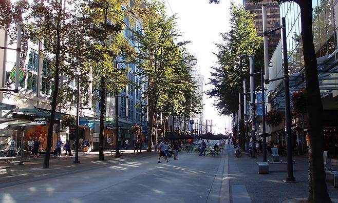 출처: Guilhem Vellut, “Downtown Vancouver”, CC BY (2011.8.)