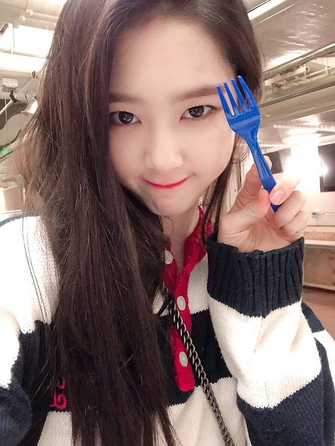 출처: 오마이걸 트위터