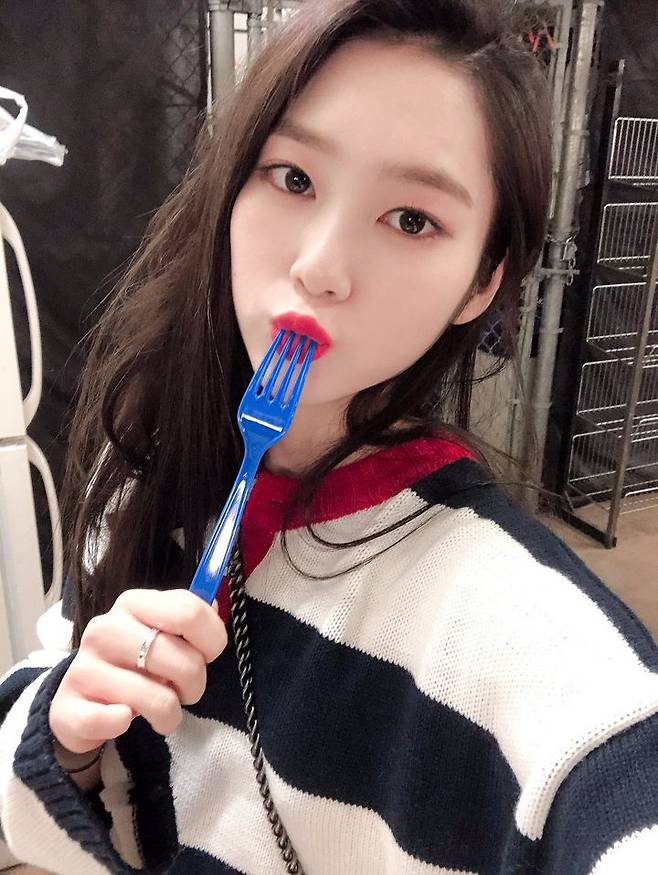 출처: 오마이걸 트위터