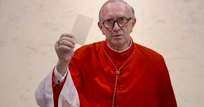 출처: 넷플릭스 '두 교황'