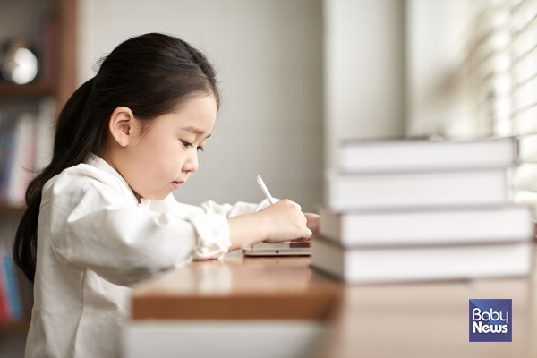아무리 좋은 환경을 제공해 주더라도 자발적인 동기가 없다면 아이는 공부를 하려고 하지 않을 것입니다. ⓒ베이비뉴스