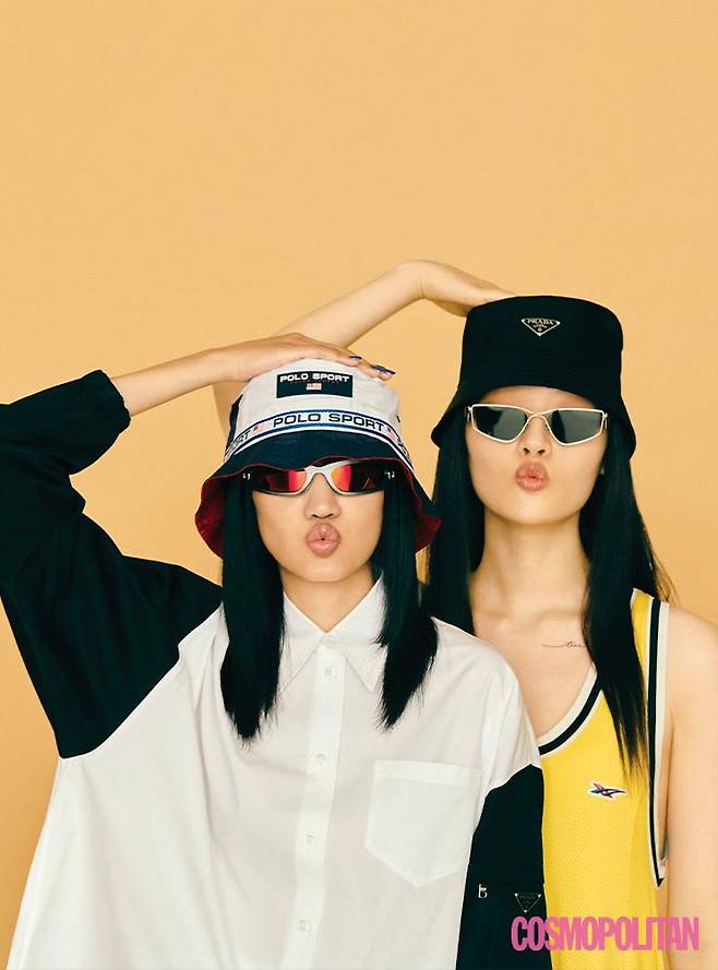 (사라)버킷 해트 가격미정 폴로 랄프 로렌. 셔츠 가격미정 프라다. 선글라스 26만원 젠틀몬스터x마린 세르. 네일 팁 데싱디바. (주현)버킷 해트 가격미정 프라다. 슬리브리스 드레스 가격미정 오니츠카 타이거. 선글라스 가격미정 젠틀몬스터.