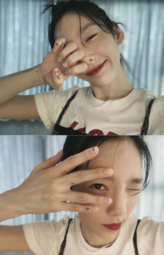 Singer Taeyeon has revealed her cute routine.Taeyeon posted several photos on her Instagram account on Monday, along with a Nail biting emoji.In the open photo, Taeyeon boasted a cute appearance with a nail biting.Taeyeon showed a fashionista-like aspect, digesting a small, dainty tattoo and nail art.The netizens who saw this responded such as My sister Nail biting looks so good, I am cutting to Nail biting and I can not really afford cuteness.Meanwhile, Taeyeon is appearing on the TVN entertainment program Amazing Saturday.Photol Taeyeon SNS