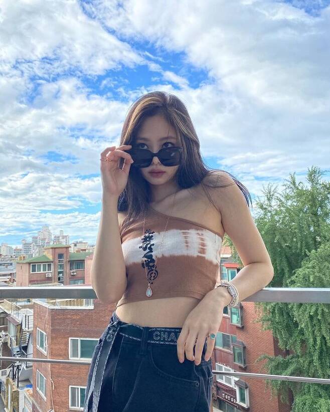 출처: @jennierubyjane