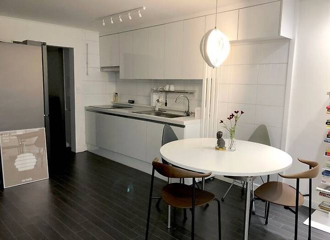 출처: <테이블><의자><조명> 등 제품정보 모아보기(▲이미지클릭)