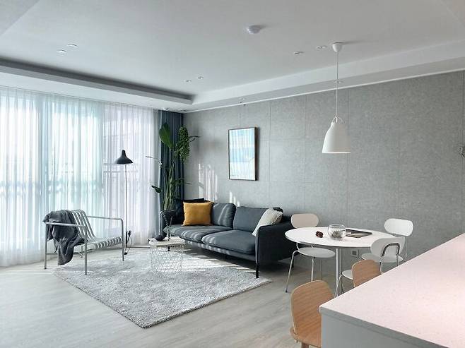 출처: 오늘의집 온라인 집들이 보러가기 (▲이미지 클릭)