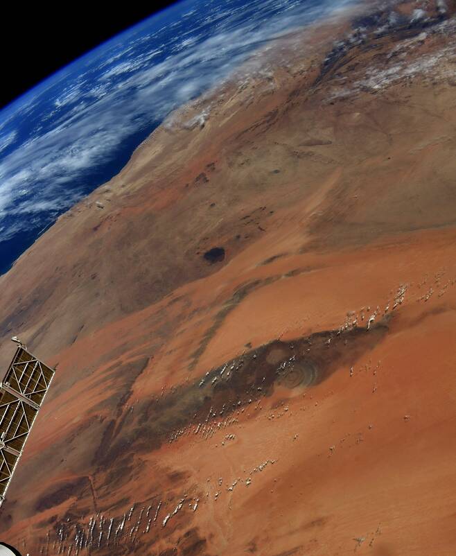 프랑스 엔지니어 토마스 페스케(43)가 촬영한 사하라 지역의 모습. 사진 중앙 하단에 사하라의 눈이 보인다