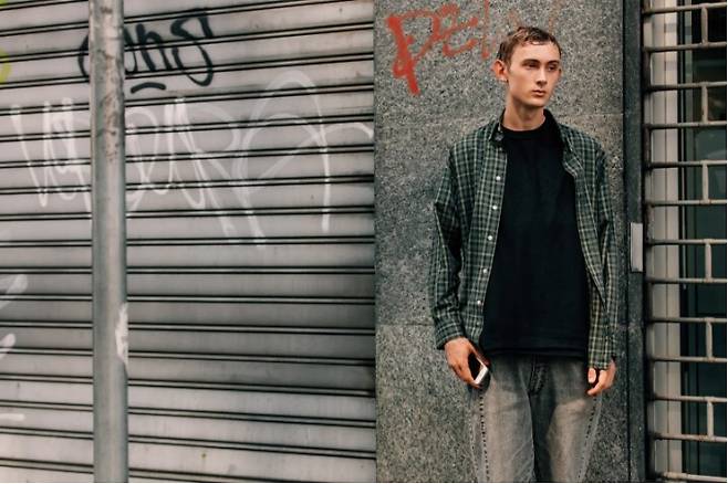 출처: US GQ ⓒDAN ROBERTS