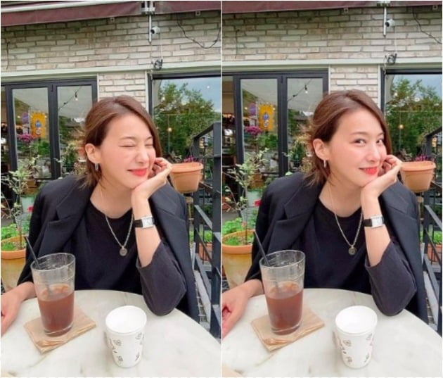 Actor Yoo In-young shares Elegance routineYoo In-young posted several photos on his Instagram on the 26th with the message Wind French Good Day.The photo shows Yoo In-young, who is having a relaxing time drinking coffee outdoors, sporting an Elegance charm with his black jacket over his shoulder.The beauty of the doll of Yoo In-young, which gives a pleasant energy with a smiley face, catches the eye.On the other hand, Yoo In-young received great love through SBS drama Good Casting which last year.a fairy tale that children and adults hear togetherstar behind photoℑat the same time as the latest issue