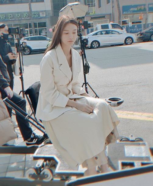 Actor Cha Ye-ryun has released a photo of the film taken with a film camera.Cha Ye-ryun posted an image of herself on Instagram on Friday, taken at the shooting site last month.Cha Ye-ryun in an all-beige two-piece skirt suit is neat.The image has also fallen due to the re-posting of uncorrected film camera photos, but beautiful looks remain.Recently Cha Ye-ryun has returned to the screen after six years.Cha Ye-ryun, who has been in the field for a long time, has revealed his joyful heart through SNS, saying, It is a happy scene. However, he has revealed the heart of Daughter Fool working mom.I was on a video call with Daughter and showed me a huff at the word I want to touch my mothers face.Meanwhile, Cha Ye-ryun married Actor Ju Sang Wook in 2017 and gave birth to Daughter the following year.