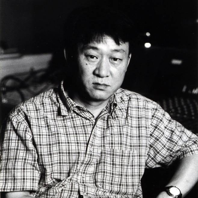 The digital soundtrack of Kim Min-ki Tribute album will be released for four weeks from June 6.To celebrate the 50th anniversary of the announcement of the Morning Dew, the Tribute album  Morning Dew dedicated to Kim Min-ki, a Korean cultural giant,  50 years Kim Min-ki. The first part soundtrack, in front of the wire netting, glass box Song of the Old Soldiers, Taeil (NCT) Beautiful Man, Han Young-ae The Peak will be shown on various soundtrack sites at 6 pm on the 6th.In line with this, the recordings of Lee Su-hyun, who participated in the tribute album, including Yoon Jong Shin Wendy (Red Velvet) Hwang Jung-min (actor), were also released.The recording was followed in mid-May with other participating Lee Su-hyun at the Seoul Seongdong-gu K-not Studio of the project music director Kim Hyeong-seok.Lee Su-hyun repeated the re-calling to capture the meaning and sensitivity of Kim Min-kis song in his own color in front of the recording room microphone.Morning Dew 50 Years Kim Min-ki Soundtrack is a new part of the 4th to 5th songs by Park Hak-ki, Yoon Do-hyun, Yoon Dong-hyun, Yoon Il-mi, Jang Pil-soon, Chung Tae-chun, Crying Nut, etc. It is opened.In the last four weeks, Morning Dew, which all participating singers sing together, will be released.After the soundtrack release of Morning Dew 50 years Kim Min-ki, CD release in July and LP after August will be released.On June 20, KBS Open Concert Kim Min-ki special feature broadcast and Tribute concert will be held.Due to the severe situation of Corona 19, the concert will be held at the indoor theater after September.Kim Min-ki, an album featuring Morning Dew and Friends, was released in 1971 and has since become a medium to express the desire for democracy of Korean youth beyond popular culture with Kim Min-kis other works such as Evergreen.Kim Min-ki has been working as a musical producer since the 1990s, establishing a theatrical school.The Tribute album was joined by Lee Su-hyun, who encompassed genres and generations, centered on junior singers who went through pre-school performances.Hwang Jung-min also participated in the singing on behalf of actors such as Seol Kyung-gu, Kim Hyeong-seok, Jang Hyun-sung and Cho Seung-woo who stood on the musical stage.Lee Su-hyun, who shined in the era such as Cho Dong-ik, Yoon Il-sang, and Park In-young (string), arranged.As part of the Gyeonggi Culture Foundations Gyeonggi Culture Road project, the Tribute album was planned by Kang Heon, CEO of the Gyeonggi Cultural Foundation, Kim Chang-nam, chairman of the Korea Popular Music Award, and professor of the Anglican University, Han Young-ae and Park Hak-ki, and composer Kim Hyeong-seok. Here we go.In addition to the Tribute album, Kim Min-ki is also making music and tribute exhibitions.Kim Min-ki wrote numerous songs and directed childrens plays.Artists in the field of visual arts influenced by Kim Min-kis art and spirit will hold the Omaju exhibition at the 7th exhibition room of Hangaram Art Museum in Seocho-dong, Seoul from 10th to 23rd of next month.Kim Min-ki related archives and Kim Chang-nam Kangheon, who illuminates Kim Min-kis music world on the day of the opening ceremony, are also available.=