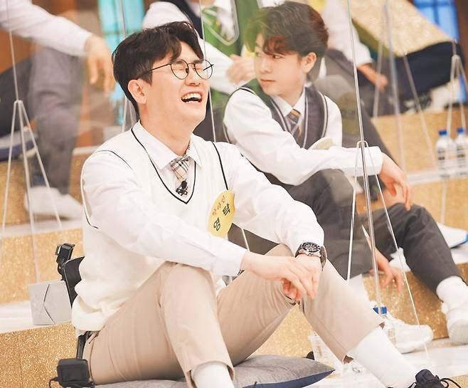 King Sejong Institute: Life School Lim Young-woong - Young-tak - Lee Chan-won - Jung Dong-won - Jang Min-Ho - Kim Hie-jae burst into a genre-to-unit grand-major laugh with a star-studded guest of 10.In the 53rd episode of TV CHOSUNs King Sejong Institute: Life School, which will be broadcast on the 2nd (Today), Top 6 and 10 SEK guests who have been given their first midterm exams since the opening of the school will be the Top Model on the game that summons memories.The laughing minefield created by teamwork in the genre-to-group scene that could not be seen anywhere gives a big fun to the house theater.Above all, top 6 Lim Young-woong - Youngtak - Lee Chan-won - Jung Dong-won - Jang Min-Ho - Kim Hie-jae as well as 10 guests, the most popular guest in the history of the King Sejong Institute, It is advanced.Son Byeong ho, the founder of the Son Byeong ho Game, and the basketball legend Hur Jae, former baseball player Hong Sung-heun, and the director of the SEK, Do Kyoung-wan, the director of the board of directors, and the Hong Hyun-hees man writer, rapper Noxal, idol Lee Jin-hyuk, Soul Radiographer. Greg, our friendly trotmen Chun Myung-hoon and Hwang Yoon-sung, SEK guests who have a variety of charms have found the King Sejong Institute.Among them, the Teachy Line of Yeongtak, the official signature of the King Sejong Institute, attracts attention by dispatching from Son Byeong ho to four-year-old and Greg.In particular, as the performers desire to win the battle over the past-class laughter bomb game, which summons memories, including Absolute Sound Game, was overheated, a laughing war was unfolded.In the One letter by letter game, which requires accurate pronunciation and pitch, the ace Lim Young-woong also laughed at the horny family with the difficulty of the extreme which buffered.After that, Hur Jae is the back door that he has devastated the scene by creating a laughing bomb of the past after the story of This is a bad thing.In addition, in the Chosung Karaoke Game, there was a quizze from the confused buzzer war to the doghouse, and a chaos party was held, featuring a jord student who stepped out of the post of King Sejong Institute.In addition, Jung Dong-won, the youngest of the King Sejong Institute, burst into a generational Hwangjang Chemie that surpassed the 42-year-old car with Legend Hur Jae, and made the scene into a laughing sea by showing a teamwork teamwork such as I was going to do this!Also, in the game Reconstruction of the Pongshim, a nectar-like NEW correct answer girl appeared, and Lim Young-woong showed joy by showing a cute young shoulder dance with a sweet eye and an uncle smile.In addition, the overwhelming stage of Son Byeong ho, which summoned the 90s, Young-tak, Do Kyoung-wans Kim Jung-min Mochang, Jung Dong-wons storm rap Top Model, which revealed that he was a four-year-old chan fan, and Son Byeong ho, who sang amyeon with a emotional husky voice, was also unfolded in Starfonden Bell.In addition, Lim Young-woongs Hero Ticket jukebox, which is believed and trusted, is also activated to give a patented feeling.Everyone of the SEK guests who visited the King Sejong Institute gave me a SEK laugh and fun, the production team said. It is also a point of observation that all dances and songs are integrated in addition to the game that catches the Horny Family.Wednesday nights full of joy, please look forward to the King Sejong Institute, he said.On the other hand, TV CHOSUN King Sejong Institute: Life School is broadcast every Wednesday night at 10:00 pm.iMBC Photos Offered: TV CHOSUN