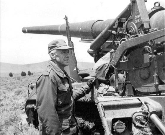 가평 전투를 이끈 지휘관 프랭크 댈리 중령. 제2차 세계대전에도 참전한 그의 노련한 전술 덕분에 213포병대대가 중공군 1개 사단을 물리칠 수 있었다.