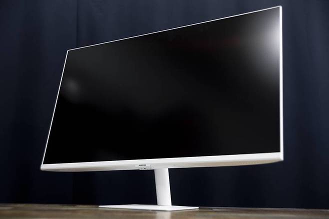 삼성전자 스마트모니터 M5(S32AM501) 화이트 모델. 출처=IT동아