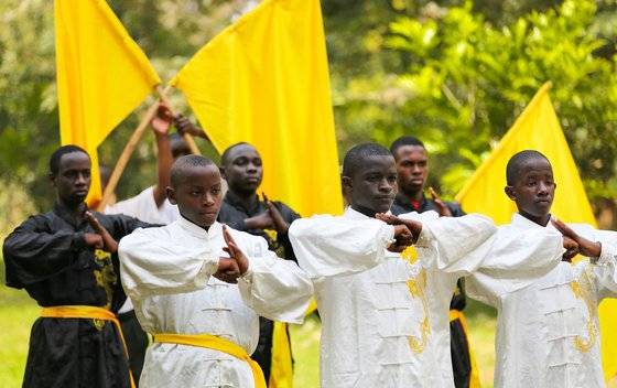 아프리카에선 아직 공자학원 퇴출 움직임이 없다. 2015년 9월 케냐 공자학원 학생들이 중국 무술 시범을 보이고 있다. 신화=연합뉴스