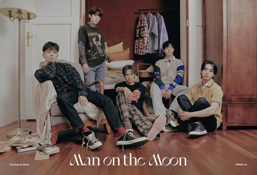 Band N.Flying releases its first Regular album in six years of debutN.Flying will release the entire song and music video of his first regular album, Man on the Moon, on the main music site at 6 p.m. on the 7th.N.Flyings Regular 1st album, which is about to take a new leap, has been released.▲ N.Flying on the Moon .. A new leap through Regular 1N.Flying is making a new leap through Regular 1 Man on the Moon.Moon in the album name Man on the Moon symbolizes a watcher who shines every inch of the night world, which depicts us as we are getting smaller and smaller in some fear, like the moon that monitors free movement, and draws tomorrow to stand on the moon and leap toward a new world.Debut songs Im getting stuck, Hot Potatoes, Rooftop, Oh, really. (Oh really.)It will show the various music colors for 6 years and will capture the music journey of N.Flying, which has been on the moon.▲ Title song Moonshot, Powerful X Strong Rock Sound Ive Never ShowedN.Flyings Regular 1st album title song Moonshot is an alternative rock genre that is full of wildness and powerful sound that is different from what N.Flying has shown so far.Adding a garge tone of guitar sound and intense brass arrangement, he expressed his energetic energy with Lee Seung-hyeops unique rap and Yoo Hwe-seungs cool voice.It is a song that tells us that nothing changes if we are afraid of change. We can see the music color of the band N.Flying, which is challenging but trying to change.▲ Lee Seung-hyeop 10 Tracks All songs are self-composed .. Member participation is also UPRegular albums with six years of musical achievement can confirm the emotions of empathy that penetrate the music world of N.Flying on more comfortable and immersive tracks.You can feel the colorful atmosphere with various genres such as title song Moonshot, R & B, and gospel.In particular, Lee Seung-hyeop, leader of this album, participates in all the songs and attracts attention.N.Flying members such as guitarist Cha Hun, vocalist Yoo Hwe-seung, bassist Seo Dong-sung actively participated in the event.N.Flying will release Regular 1 album at 6 pm on July 7 and start full-scale music activities.