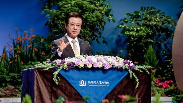 오정현 국제제자훈련원 원장이 지난 8일 116기 제자훈련 지도자 세미나에서 '온전론'에 대해 강의하고 있다. 국제제자훈련원 제공