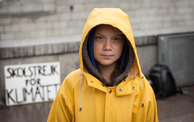 영화 '그레타 툰베리'는 스웨덴 10대 소녀가 기후변화 위기를 세상에 알리고 대책 마련을 촉구하는 모습을 섬세한 시선으로 담았다. 영화사 진진 제공