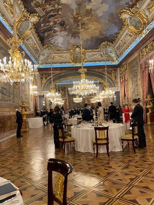 박용만 두산인프라코어 회장이 15일(현지시간)자신의 페이스북에 올린 스페인 마드리드 왕궁에서 열린 펠리페6세 국왕 내외 주최 국빈만찬 사진(사진=박용만 회장 페이스북) *재판매 및 DB 금지