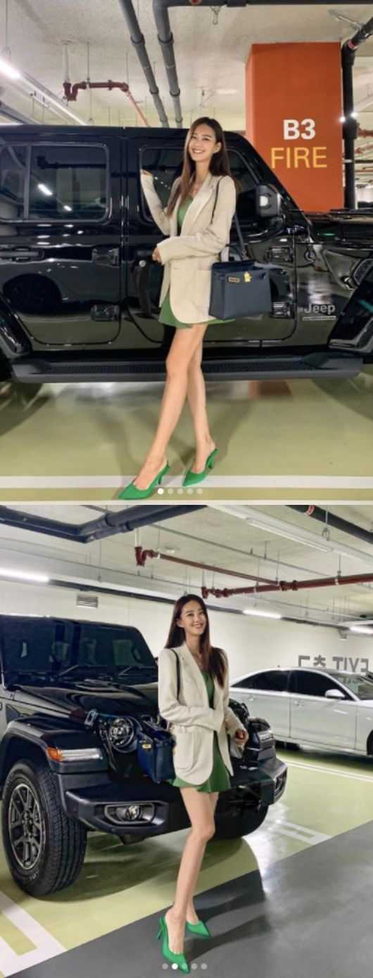Actor Ji So-yun expressed his gratitude by showing off that he was presented with a Dream Car to Song Jae-hee, a Husband.Ji So-yun posted photos on the SNS on the 19th with a long article starting with the hashtag # Everyone _ I _ I will ____The photo showed Ji So-yun posing in front of the expensive The Red Car in the runners window.The car is known as The Red Car, which has a maximum price of 65.9 million won.Ji So-yun, who smiles brightly in front of Toyota, guessed the joy of being presented with tea.Ji So-yun said, I had a car that I wanted to have too much for my life.I grew up watching the soldier Father since I was a child, and the figure of the military Jeep Tassy was very cool, he said. I have dreamed of the Red Car brand as a dream car since childhood.Especially, he said, Toyota, Husband, who is interested in motorcycles, is a pretty thing every time new designs come out.I did not really think about it, but I told me that I would really surprise this birthday, and Husband really bought it as a 36th birthday gift. Ji So-yun, who was thrilled that my life is the first car in my name, said, In the meantime, my brother and my company have been shooting alone, auditions, meetingsI am very sorry to see Lee Yong with my clothes and shoes to change among the times I had to go to each other. I expressed my deep gratitude to Song Jae-hee, who cared carefully for me.I was happy and happy during my marriage, which I started to want to start with my two parents without the help of my parents, but I was grateful that I could remember those times together, he said. I love Husband, who kept the promise that So-yeon promised to buy me a car.Ji So-yun married actor Song Jae-hee in September 2017 and started a family.After marriage, the two are showing off their unchanging affection through SNS and YouTube, and are getting a favorable response as a love-man couple.Ill do it, pleaseThere was a car Ive wanted so much for the rest of my life.Since I was a child, I grew up watching the soldier Father, and the image of the military Jeep was very cool.I was like a tank going to war while watching Jeep for a young man, and I thought that Father, who handles a car that looks like a tank in the eyes of a child, was so cool that I wanted to ride when I grew up.Toyota, a motorcycle-interested Husband used to ask, Is that pretty every time new designs come out?Every time I did, I used to say, Jeep Wrangler is the coolest. (I also have a little bit of a baby ice cream.)I never thought about it, but I told me that I would scarp you this birthday and Husband bought me as a 36th birthday present... My life, my first car in my name.My favorite color, interior design, all in detail, is drunk. How is this? It was amazing, even this is the 80th anniversary edition.I have been sorry for seeing Lee Yong with my clothes and shoes to change among the time I had to go to the scene alone without my brother and my company, auditions, meetings.I was doing it because I was not riding a taxi and I was stuck with the window and the bruise, but how much did I worry about it because I wanted to present it with Surprise?I think it looks so cute.I was happy and happy during my marriage, which I started to want to start with my two strengths without the help of my parents when I married, but I am grateful that I can remember those times together.There may be more unexpected things in the future, but we will continue to live with Choices and Choices with happiness.Lets make more memories with this car. I love Husband who kept that promise that So-yeon promised me to buy it.Thank you again for the birthday, and I am so grateful to those who always cheer us up.I hope everyone will be Moy Yat, like birthday.The video that Husband presented will be released on YouTube soon.#New car #Jeep #Rangler #80th Anniversary Edition #JEEPJi So-yun SNS.