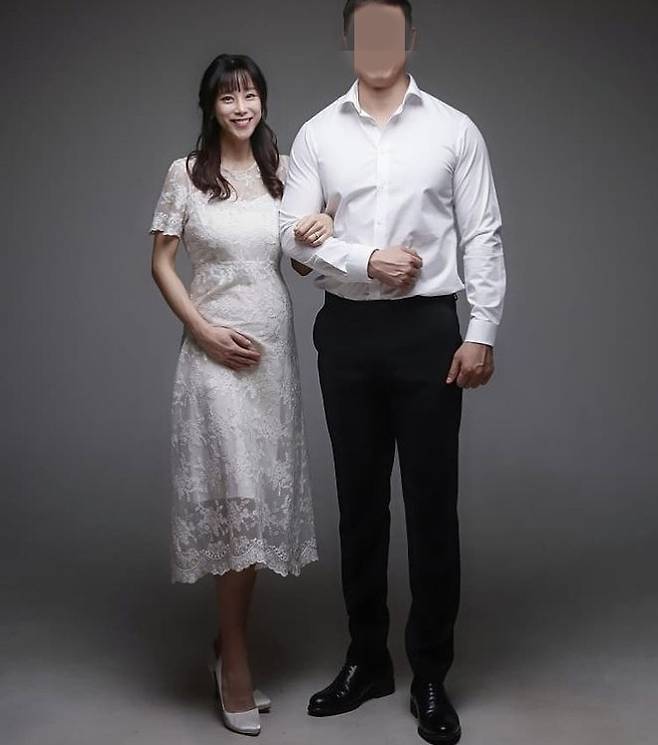 Cho Min, a group jewelery native, looked back on the pregnancy period ahead of Child Birth.Cho Min said on his instagram on June 21, I looked back on the past time feeling the birth of Kakyu (Taemyung).The day after Marriage report and becoming a legal couple, Baro heard the news of Fathers death, rushed the funeral, and after three weeks he was blessed with a peek. I put off my Corona and I had a wedding ceremony at 20 weeks of pregnancy, when Pecka was growing on the ship, he said. I got a Baby Driver Planner certificate for the baby to be born during pregnancy, and I studied the name of the baby while studying the name of the child cook.Cho Min said, I did not think that I would come to Child Birth safely because I was a self-immune disease and I was so healthy.I can not do my child at will, but it is my duty to control my own mind and clear my mind and spend 10 months of pregnancy more wisely, said Cho Min, who did not miss the morning lunch and dinner for her husband during the pregnancy period.Meanwhile, Cho Min made a Marriage report with CEO of the fitness center in September last year and married in February.Now ahead of Child Birth by 38 weeks in pregnancy.I looked back at the past time feeling the birth of Peek-Ui (Tae-Myung)The day after Baro, who reported Marriage and became a legal couple, heard about Fathers death and rushed to funeral.Three weeks later, I was blessed with a peek-a-booAll of this happened during the month of September last yearAnd I put off because of Corona, and I got married at 20 weeks of pregnancy, when Peek-Ui was growing on the BOADuring the pregnancy period, I also studied the name of the baby by taking the Baby Driver Planner certificate and the Child Cooking Instructor certificate to welcome the babyAll the time Ive been through a lot of variables throughout the pregnancy period, all the mothers in the world have come to think that they are really greatI never thought Id be safe to come to Child Birth because I was a self-immune disease and I was pregnancy with such a healthy child,I could not imagine that I would be vomiting immediately after eating for 10 months with pregnancy ozo, and I was worried that I would not be able to exercise at all like the pregnancy seconds because everyone was lying on the pregnancy moon.Exercise for pure birth is good for the baby, you can raise your physical strength, your mind and mind are clear, and you are still exercising steadilyIt is clear that there is a personal difference that I can not do housework because I am full, and I think that Child Birth is too heavy and my mind is unstable to feel like I want to do something more than I can not do it except to lie down in a premature birth.I have been happy and happy every day with my preaching dishes, packing my grooms lunch box early in the morning for 10 months and delighting the dinner late at night,I want to tell you about the pre-sort moms who are currently in the middle of the pregnancy seconds.Do not be swayed by other peoples carder words, but because universal and general facts are not unconditional answers, the country always concentrates on individual specificity and concentrates on my own preachingThats good for me, too, for the baby in my stomachI can not do my child at will, but it is my duty to manage my own mind and clear my mind and spend 10 months of pregnancy more wiselyAway from denial and depression and closer to affirmation and happiness, BOAYou cant give up if you think you cant and you cant. Its what you sayIf you believe you can do it, and then you think about it and run toward your goal, you will find yourself one by oneWe live our day with a strong self-esteem and positive and passionate BOAWell all be on the verge of a wild