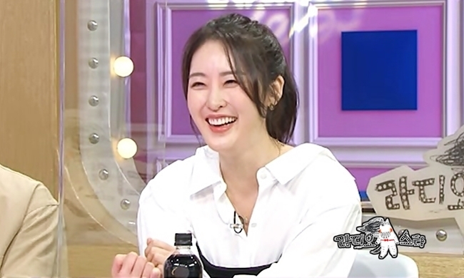 Shin Ah-yeong, a broadcaster, tells the story of getting off the program for four years because of Husband, who was living in the aftermath of Corona 19.The high-quality talk show MBC Radio Star (planned by Kang Young-sun / directed by Kang Sung-ah), scheduled to air on June 23, will feature a feature of Hey, You Can Buy Two, starring Kim Bo-sung, Kim Pro- (Kim Dong-hwan), Gri and Shin Ah-yeong.Shin Ah-yeong, a graduate of Harvard Business Schools Department of History, is a proficient scholar in four languages: English, Spanish and German.In addition, his father was known as the former chairman of the finance committee and was known as the financial gold spoon.In 2018, she married a Harvard Business School alumni younger than two years old and received attention.Shin Ah-yeong says that while his father and Husband are financial and are close to the economy, he is a tech child who entered Share this year, Brain from Harvard Business School.Shin Ah-yeong explains that he started investing in Share for the first time after his fathers retirement, saying, My father was the chairman of the finance committee and I could not make direct investment.Shin Ah-yeong is said to be surprised at all the scene by revealing a word given by his father, who was a former financial chairman, when he entered Share.One word from my father is curious.Shin Ah-yeong reveals the Share Trading Act, which adheres to his principles as a financial gold spoon and a Brain from Harvard Business School.He also said, I hear a farewell song Share song. He will appeal to Share aftereffects that he is immersed in Share and will steal his attention.Shin Ah-yeong also surprises that he got off the program for four years to go to see Husband, who was living in the aftermath of Corona 19.Shin Ah-yeong says he answers the questions of MCs Are you sorry? And it raises the question of what kind of answer he will answer.