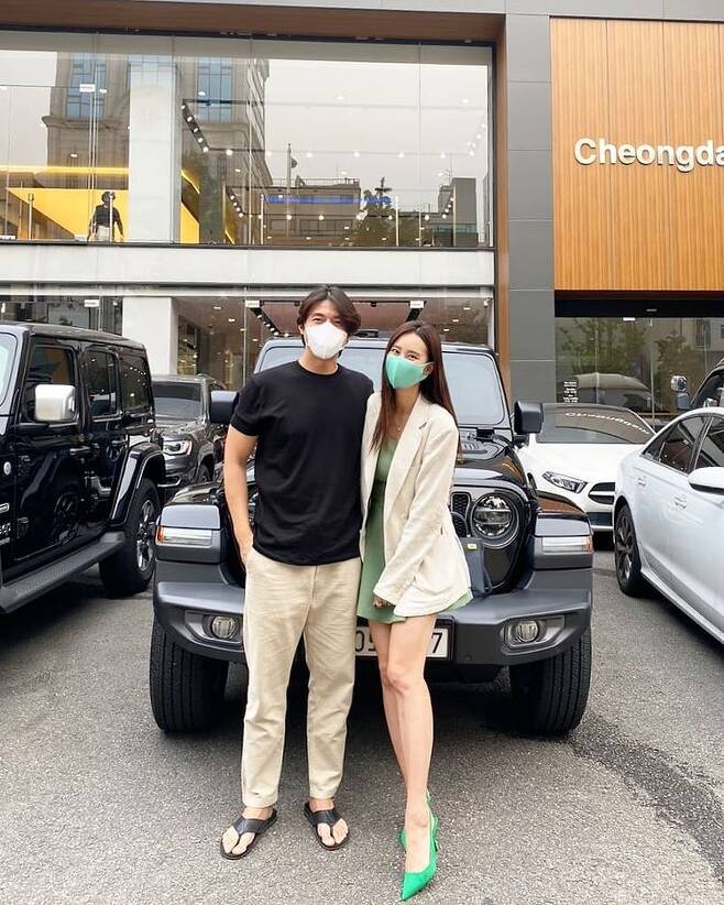 Actor Song Jae-hee revealed to his wife Ji So-yun why he Gifted the expensive The Red Song Jae-hee wrote a long article on his SNS on the 22nd, I want to make my wifes dream Eru.Song Jae-hee recently gave his wife a 60 million won luxury The Red Car gift.I have been through some hard work together that I have not thought of recently, and I have seen the sincere shameful heart from my wife who treats it, and I have been impressed by how great the power of the heart is.My wife always says that I am the best thing to be happy.And I realized that I was in reality and satisfaction in my life until I met my wife. I instill courage in the place of mistaken experience.  I can give up in front of me shouting no before I hear it, I can do my hurt every day. Song Jae-hee also said, My wifes sincerity is honesty and courage.I am very ashamed of being a selfish adult who lived without love in the name of consideration or courtesy that I do not want to hurt others. I also give Top Model that I want to live like that person.Song Jae-hee also said, Now I want to give my wife courage, I want to make her dream Eru.My dear is good at doing anything and I am qualified to do anything, he said. I explained to my wife why I expressed my heart to the high-end The Red Car.Here is a specialization in Song Jae-hees writing:At first I thought my wife was just a Savoie hard worker. Personality and inclination. I thought she liked it like playing.But recently, when I went through some hard work that I did not think about, I saw the sincere shameful heart from my wife who treated it, and I was amazed at how big the power of the heart is.After his wife and marriage, skydiving, skin scuba, grand canyon camping, Jeju Island trip, Italian bike trip, YouTube, Tiktok, Lils, Ji So-yun Instagram personal photographer, cosmetics business, interior, carpenter, furniture design, delivery of my house, good husband, praisecutter, long hair, I have experienced all the exciting things that I have not experienced in the world, including Baeja, Nasilin, Star Rhythm Training, and recent Bodyguard Project.Its all the things Ive been trying to do since I was a kid. Like bucket lists.But at some point with my wife and marriage, the blank next to the empty list is filled with check marks.And if you think about it, all I did was say YES with Savoie difficulty. Savoie difficulty.My wife always says that Im happy is the best.And in my life I lived before I met my wife, I realized that I was reality and satisfaction. I put courage in the place of experience (like I have done it all) that I mistakenly mistaken (the fact is too arrogant and helpless.I can give up in front of me shouting NO before I hear it, and I can do it every day in my wound, but I want to be happy and give courage to the end.My wifes heart is honesty and courage, honesty and honest in front of God, loyal to small things, cherishing promises, not judging people on the surface, and treating everyone with love.I am very ashamed to be a selfish adult who lived without love in the name of I do not want to hurt others, I do not want to be treated or And I give you the Top Model that I want to live like a wonderful person who resembles Jesus like that person.Now I want to give her courage. I want to make her dream Eru. She can do anything! She deserves anything!!!!!!!!The dragon is Cheering!!!!!!!!!!!!!!!!!!!!!!!!!!!!!=