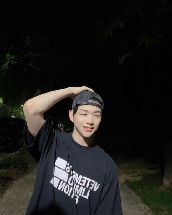Kang Daniels visuals are eye-catching.On the 25th, Kang Daniels Instagram posted a message # # # # # # # # # # # # # # # # # # # # # # # # # # # #Kang Daniel in the photo enjoys a comfortable day in the late night.His extraordinary visuals sniped at the woman.Meanwhile, Kang Daniel became S.Coups in June.Kang Daniel was ranked # 1 in the cumulative ranking of the Hall of Fame in the Idol popular ranking service Choi Adol and was selected as the 69th S.Coups.It is a record made from active support and active Voting of domestic and foreign fans from May 12 to June 10.Kang Daniel has been ranked S.Coups for the 22nd consecutive month, setting an amazing record for the top cumulative ranking of mens individual categories.Kang Daniel, who received 2977 points during the Voting period, has so far donated 72 times, 39 times for S.Coups and 33 times for donation fairy tales; the cumulative donation amount is 36 million won.