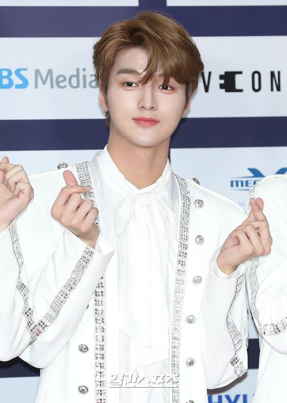 Group dripin Cha Jun-ho attends the 27th Dream Concert red carpet event held at Seoul World Cup Stadium in Seoul Mapo District on the afternoon of the 26th and has photo time.