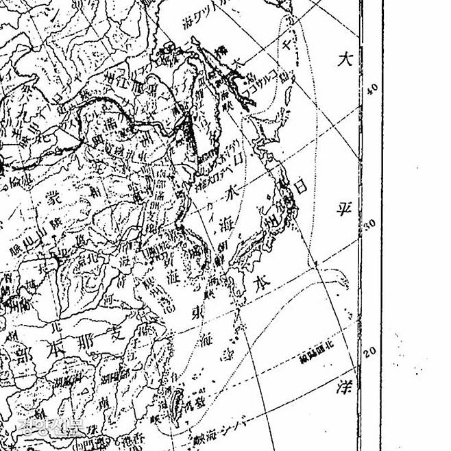 1903년 야마가미 만지로가 집필한 문부성 검정  ‘중학교과용 지도’에 삽입돼 있는 ‘아시아지도’