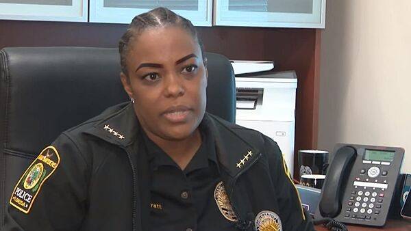 마이애미가든스 델마 노엘 프랫 경찰서장.