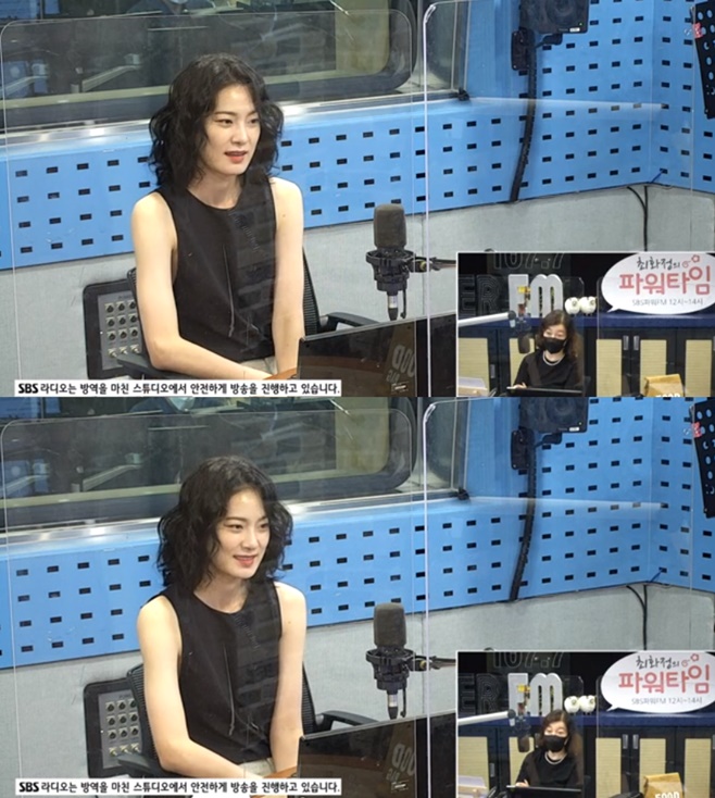 Actor Ok Ja-yeon mentioned Actor late Jang Min-Ho as an actor.On the afternoon of the 29th, SBS Power FM Choi Hwa-jungs Power Time appeared on the TVN drama Mine Ok Ja-yeon.Ok Ja-yeon, who appeared in a modest outfit unlike the drama, said, It is the first time not only live broadcasting but also radio appearance.Ok Ja-yeon is a nine-year-old actor who made his debut through the Play stage in 2012.I think I play about one or two plays a year, said Ok Ja-yeon. I had never learned acting before, but I opened a program for young actors at the National Theater and made my debut.I did not know I would be an actor before 25 years old, said Ok Ja-yeon, I liked watching movies and playing games, and I was in a club as an extension of my favorite mind. It was time for my friends to get a job, but I was so impressed by the play of Jang Min-Ho,I thought I should do such a beautiful job, he recalled.Ok Ja-yeon said: I moved to college as I watched that play and I started auditioning without telling my parents.Looking back, there was no iron and no measures, but if you think about it differently, I think that Actor is a world that is too far from me, so I did not realize how much I wanted to act. 