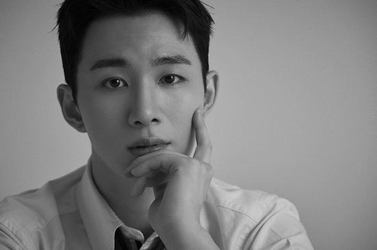On January 1, Eat Just Entertainment released a new profile photo of Oh Seung-hoon.Oh Seung-hoons soft charisma blends with black and white photo mood, bringing a dark masculine beauty that is completely different from the previous one, while the round eyes boast a unique boyish beauty.Oh Seung-hoon in the open photo matches a tie that is slightly loosened in a white shirt, and it captures my eye by completely digesting a simple but sophisticated yet emotional mood.In this profile, where the unchanging beauty of flowers shines, his eyes, which have become more mature, have revealed a strong presence.Especially, visuals that go between boy and man beauty show the true value of Olaunder, while the deeper eyes and relaxed expression reminds the scene in the movie and makes the viewers fall into the audience.Oh Seung-hoon led the atmosphere by brightly lighting the scene with bright energy throughout filming Profile.I focused on shooting, expressed my coolness freely, and the professional appearance that improved the completeness of Profile through meticulous monitoring in the middle of shooting also gave praise to the field officials.Oh Seung-hoon recently met Harold, a 19-year-old boy who dreams of suicide, with a pleasant 80-year-old mode, and Actor was attracted attention as a hot-roller who played Harold in the play Harold and Mode with a story.It is noteworthy what kind of work will show a new appearance in the future.Photo = Eat Just Entertainment