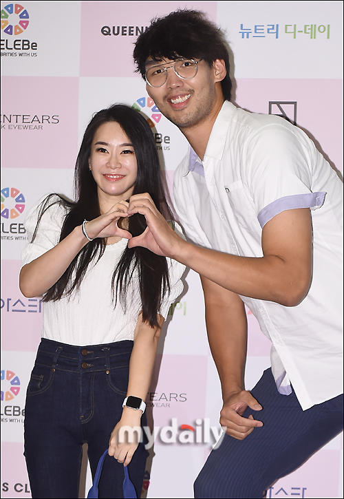 Former basketball player Ha Seung-jin - Hwa-yeong Kim attended the photo event of the opening ceremony of the Celebration Youth America CELOVER held at the Seoul Samseong-dong Ramada Seoul Hotel on the afternoon of the afternoon.