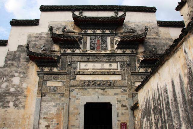 굉촌 왕씨종사의 3중 처마 문루. ⓒ최종명