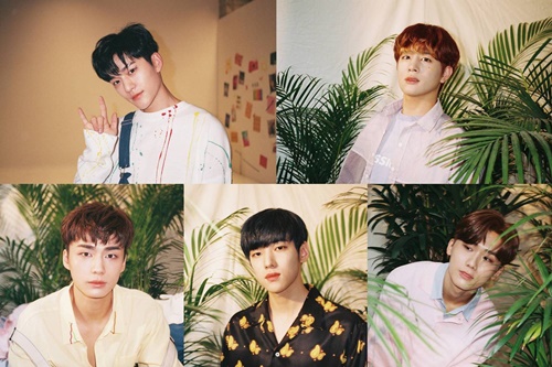 Group DONGKIZ (DONGKIZ) has set the hearts of fans with a fresh boy beauty.The agencys song entertainment company announced on the official SNS channel on the 6th that the fifth single of members of DONGKIZ (Great, If Margins, Moonik, Play as, Type) CHASE EPISODE 1.GGUMs behind-the-scenes cut was released.The behind-the-scenes cut of the released IMMATURE version captures the attention of DONGKIZs visuals, which cause excitement, and it is full of free-flowing yet open charm.Especially, Great, If margins, Moonik, Play as, Type, perfect the styling of colorful colors, and it attracts fans because it emits the pure charm of the boys who follow the dream.DONGKIZs new single CHASE EPISODE 1. GGUM is an album featuring the first theme of the CHASE album series Dream.The title song CRAZY NIGHT, produced by new producer Cray bin, is a funky bass line with exciting beats, and it contains interesting lyrics to reject the boredom of everyday life and become a playful as you can see from a unique title derived from the proverb.In particular, the title song CRAZY NIGHT on the bad calf buttocks was ranked # 1 on the iTunes Norwegian K-pop chart on the day of release, proving DONGKIZs global popularity.DONGKIZ, which has challenged new concepts every time and showed musical growth, is expected to bring great pleasure to the stage in the future.DONGKIZ, which is emerging as a K-pop artist who should be attracting attention as a unique growth, will be on the 7th.GGUM IMATURE version of behind-the-scenes cut will open and hit Fan Heart again.