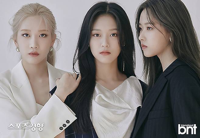 Group Loona expressed her feelings of returning.Online fashion magazine bnt released pictorials and interviews with Loona on July 7. Each member of Loona delivered their charms while digesting various costumes and atmospheres.Loona, which consists of three units, was joined by Hyunjin, a member of the first unit Loona 1/3, Kim Lip, a member of the second unit Loona Odd Eye Circle, and Olivia Hye, a member of the last unit Loona yyxy.Loona members say they are groups like Malatang. Malatang is delicious and addictive as you put the ingredients.We want to be a group that cant be removed once we dip our feet, he said.I often face limitations myself, but I really appreciate it for loving me, they said, expressing their desire to see the fans quickly.