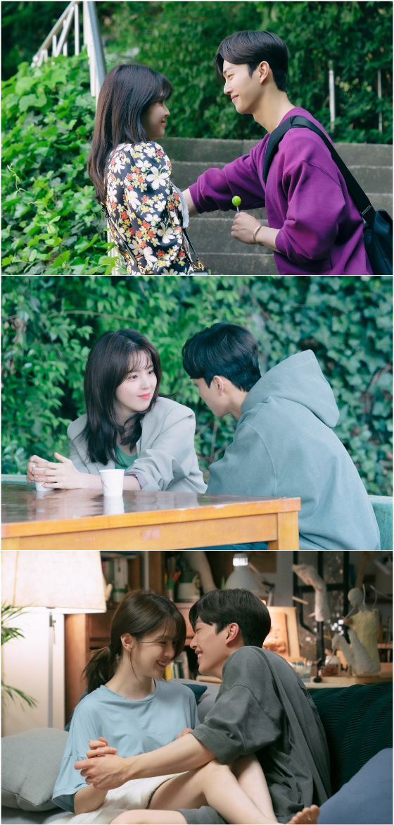 On the 10th, JTBCs Saturday Special I Know, (director Kim Garam, playwright garden, production Beyond Jay and Studio N and JTBC Studio/original Naver Webtoon, But I Know) captured the changed atmosphere of Park Jae-eon (Song Kang Boone) and Han So Hee, who were full of excitement every moment.From affectionate eyes to skinning, a more romantic mood increases heart rate.In the last three times, Park Jae-eon and Yunabi, who are experiencing Feeling change, were drawn.Park Jae-eons appearance of his ex-girlfriend Yoon Sul-ah (Lee Yeol-eum) frustrated the UNAB, and Kim Eun-han (Lee Jung-ha), a junior who shows interest in the UNAB, caused a strange Feeling to Park Jae-eon.The heart that went against them in a sharp argument confused them for a while, but eventually they turned around and faced each other again.Park Jae-eon and Yunabi, who were intensely wrapped around each other after a deep kiss, conveyed a thrilling excitement.In the public photos, Twenty Four Hours was caught in the sweet sweet mode Park Jae-eon and the butterfly.The appearance of Park Jae-eon, who does not take his eyes off the unaided, can be seen as his change. The face of the unaided man who receives the gaze is full of happiness.In the subsequent home date, the smile of the eyes is like a beloved Sisters who start to love.Especially, the hands that are not conscious of the birds add to the pounding. Unlike the previous one, which was tilted to Park Jae-eun, the relationship seems to be perfect two.Sweet moments that fly like spring butterflies between the two who were only close to each other are filled with excitement to the heart of the viewer.Those who have entered a new relationship are curious about whether they can walk only on the romance path.In the 4th episode of I know which is broadcasted on this day, Park Jae-eon and Yunabi, who start to permeate each others lives, are drawn.The four-time trailer, which was released earlier, featured two people spending numerous nights together, like any other Beloved Sisters.However, with the words of Park Jae-hyun, It is not even a relationship, but what is so far, the words of Lets stop followed by the storm that would stir up the relationship between the two.Here, the appearance of Unabi Hope Yang Do-hyuk (Chae Jong-hyeop) is predicted, and it stimulates curiosity about what will happen to the game of romance.I know, but, the production team said, Park Jae-eun and Yunabi, who have entered a new relationship, affect their opponents without knowing themselves.Please pay attention to the two Feeling ships that are piled up on the light. 