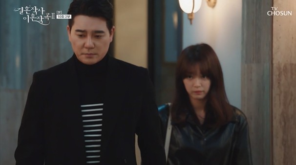 Park Joo-Mi has announced his divorce for Lee Tae-gon.On the 11th, TV Chosuns Divorce Composition 2 depicted Safi-Young visiting Amy (Song Ji-in).Safiyoung regretted what he had done only after losing his mother.It was not until after suffering an affair of her husband Keep your (Lee Tae-gon) that her mother understood how she could not forgive her father and missed her mother.Safiyoung took the flowers and went to Amys room, her husbands woman, but she finally left the flowers and returned.Safi Young then recalled her deceiving husband Keep your lie about Amy and struggled with Furious and betrayal.Keep your suggested to travel with your family and Pi-young said she would go to the United States with her daughter.I think its okay to meet you, said Peep your, I never like it. Ive never thought about it.What do you do without you and Jia? she said, you have to have a wife and a daughter in front of you.Keep your said to Pi-young, who wants to spend time abroad thinking about her daughter, I am a spirit, and when I get away from my eyes, my mind gets away.Keep your wife, who does not know why her wife is Furious, said that she is too sensitive to her mother-in-laws death. Why is it my fault that she is not a daughter?I had enteritis because I was sending my mother-in-law well, he said.Pi-youngs patience exploded. I asked my husband to drive, and Keep your laughed and got into the car with my wife.I called him and he was discharged from the hospital. He shocked Keep your. He said it was not a star.Receive the divorce papers. The mistake deepened his Furious, and then Keep your said he would go abroad.I was going to cover it with a cocoon, but it can not be done without spitting. Eventually, Keep your and Piyoung found Amys house and got a three-way face-to-face. Piyoung asked, Whats going on? My husband.Im ready to hear the answer, Amy said, provoking I love you.Piyoung asked Keep your answer and said, I am right because I can not deny it.Amy said that she met him on a plane a year ago, and Pi-young said, Do you remember me? I asked where padding was and I received a gift from my boyfriend.Pi-young declared her divorce, saying, Im sweet, my husband, and Ill keep him alive, and Ill formally arrange the papers. Keep your step forward with my wife.So, Piyoung said, This dog garbage, Furious, and as soon as I got in the taxi, I burst into tears and showed my hurt.Pi-young told her mother-in-law Dong-mi (Kim Bo-yeon) that she had a woman and would divorce her, and Dong-mi was Furious.Keep your went to Amy and persuaded her to go home and tell her that she was not in any relationship, that she would close her relationship with Pi-young and go to Amy in five years at the latest.Eventually Amy found a house with Keep your and Dongmi was Furious as soon as she saw Amy.Youre here to take your room, Jia, she said, and poured the drink into Amys face.Amy lied to Keep your brother and brother, but Piyoung did not believe it, and Dongmi was nervous with the ending of Furious again with a bottle of liquor.